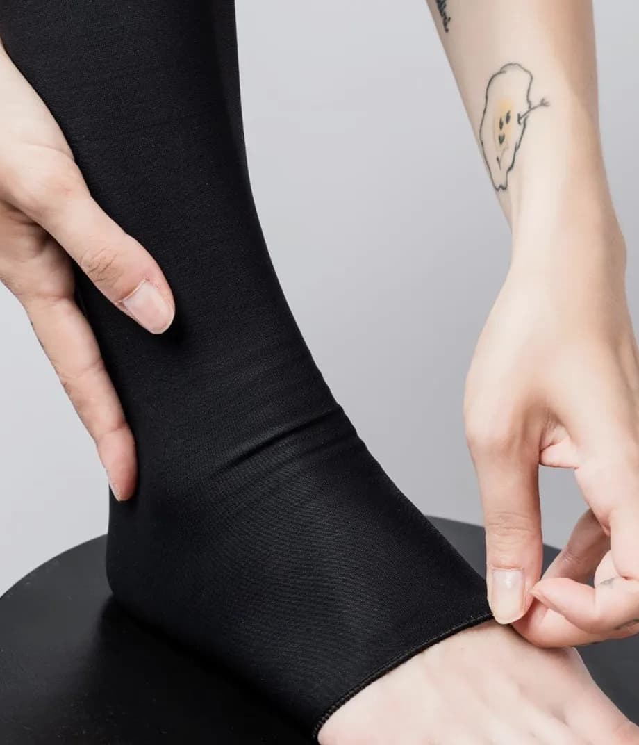 Full-Leg Compression Pantyhose with Foot for Lipedema Liposuction